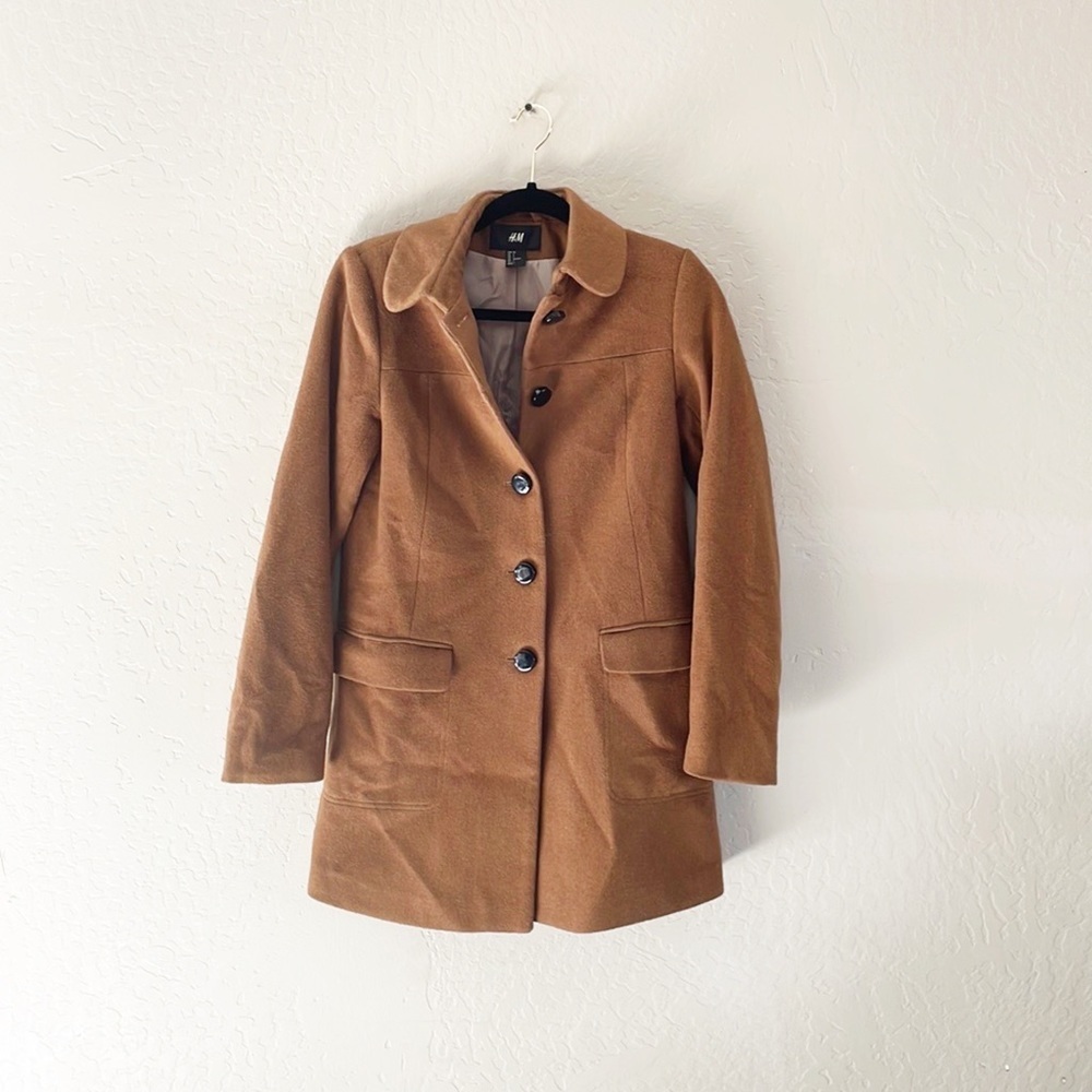 🌿Final Sale 
H&M Carmel Color Button Up Coat‎